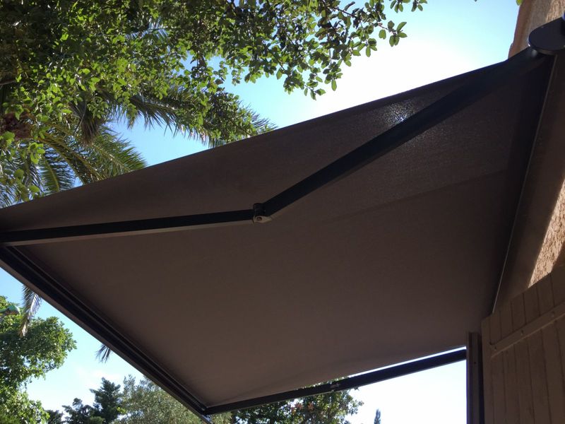 Store coffre ambre sur Istres